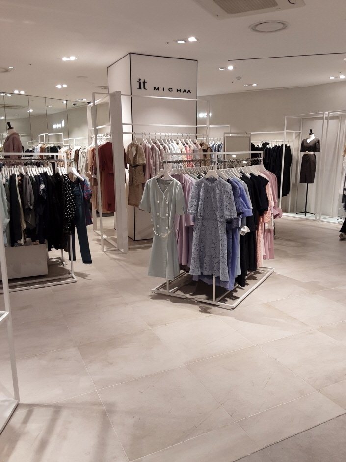 It Michaa – Hyundai Outlets Garden Five Branch [Tax Refund Shop](잇미샤 현대아울렛 가든파이브점)
