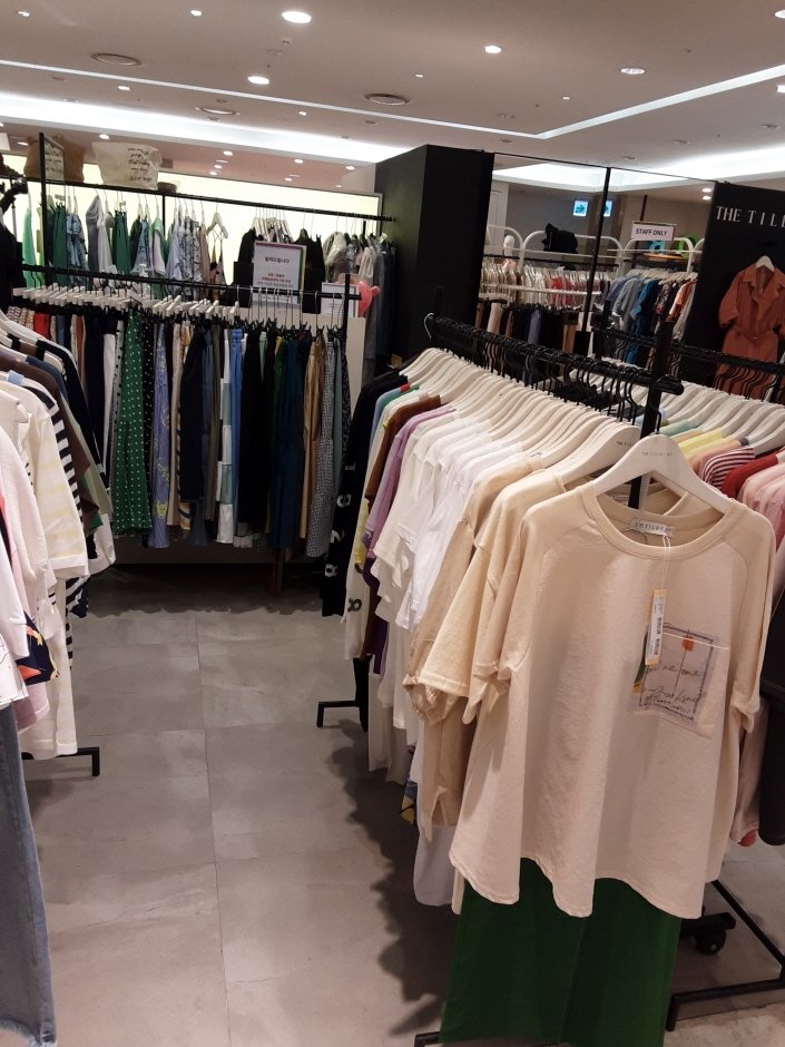 Shesmiss – Hyundai Outlets Gasan Branch [Tax Refund Shop](쉬즈미스 현대아울렛 가산점)