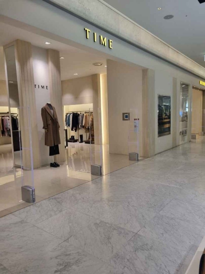 Time – Hyundai Outlets Dongdaemun Branch [Tax Refund Shop](타임 현대아울렛 동대문점)