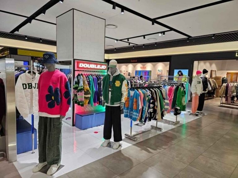 Double JD – Hyundai Outlets Dongdaemun Branch [Tax Refund Shop](더블제이디 현대아울렛 동대문점)