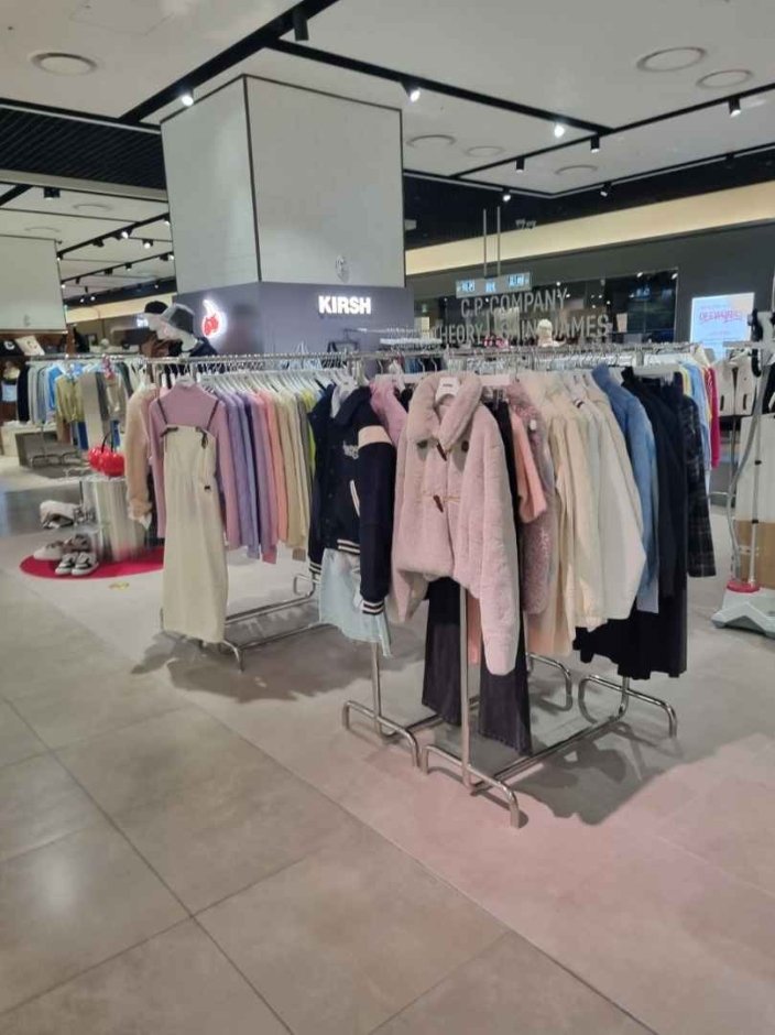 Kirsh – Hyundai Outlets Dongdaemun Branch [Tax Refund Shop](키르시 현대아울렛 동대문점)