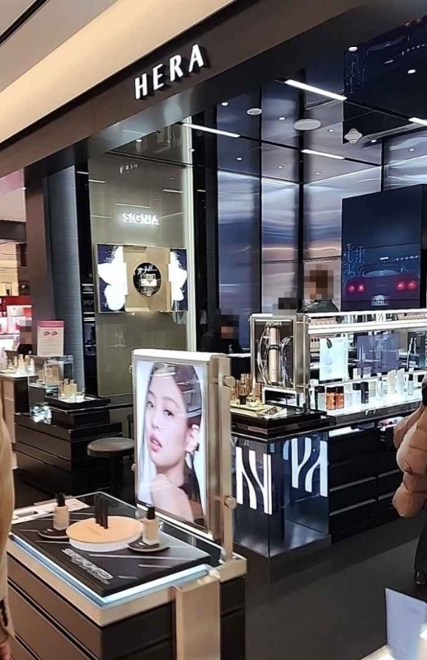 Hera – Shinsegae Department Store Times Square Branch [Tax Refund Shop](헤라 신세계백화점 타임스퀘어점)