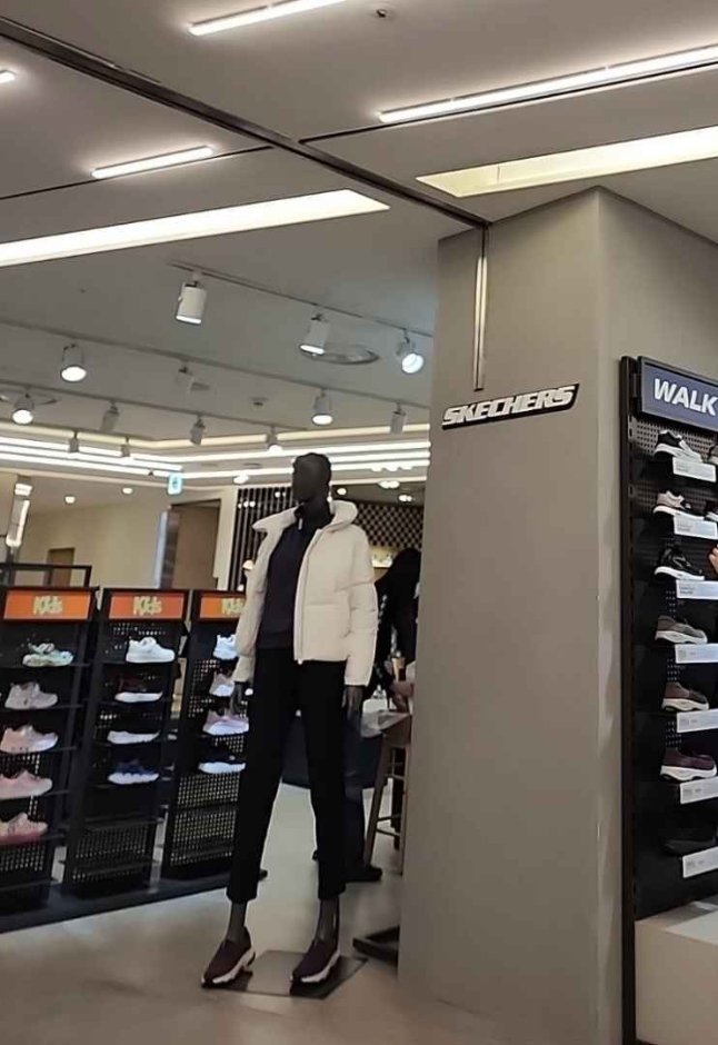 Skechers – Shinsegae Department Store Times Square Branch [Tax Refund Shop](스케쳐스 신세계백화점 타임스퀘어점)