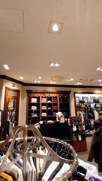 Tommy Hilfiger – LOTTE Department Store Konkuk Univ. Star City Branch [Tax Refund Shop] (타미힐피거 롯데백화점 건대스타시티점)