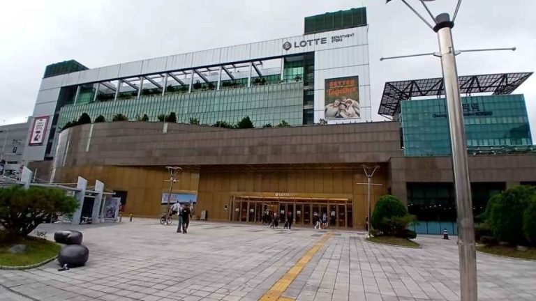 Lotte Department Store – Store Cheongnyangni Branch [Tax Refund Shop](롯데백화점 청량리점)