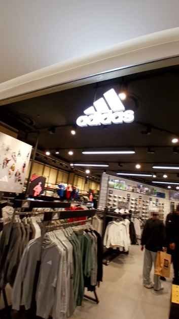 adidas Performance LOTTE Department Store Cheongnyangni Branch [Tax Refund Shop](아디다스 퍼포먼스 롯데백화점 청량리점)