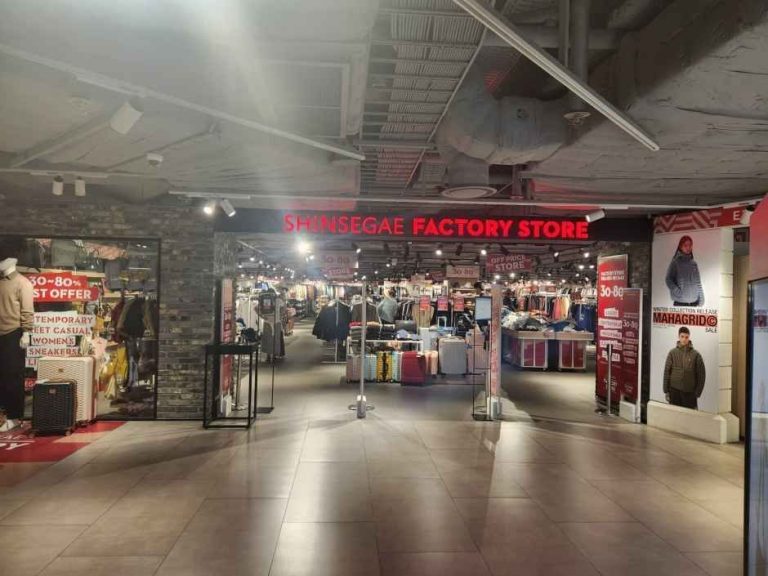 Shinsegae Factory Store – TIMES SQUARE Branch [Tax Refund Shop](신세계 팩토리스토어 타임스퀘어점)