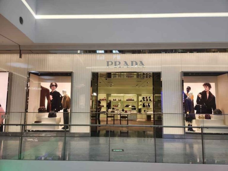 Prada-Shinsegae Department Store Times Square Branch [Tax Refund Shop] (프라다 신세계백화점 타임스퀘어점)