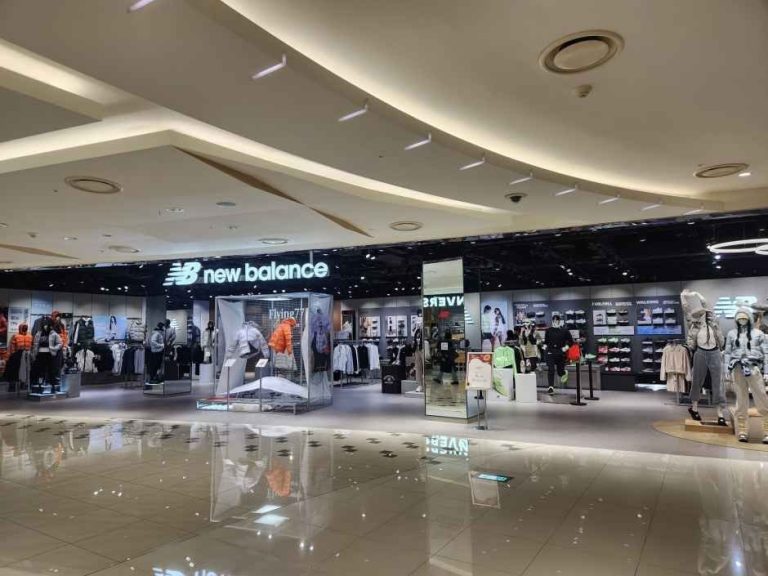 New Balance – TIMES SQUARE Branch [Tax Refund Shop](뉴발란스 타임스퀘어점)