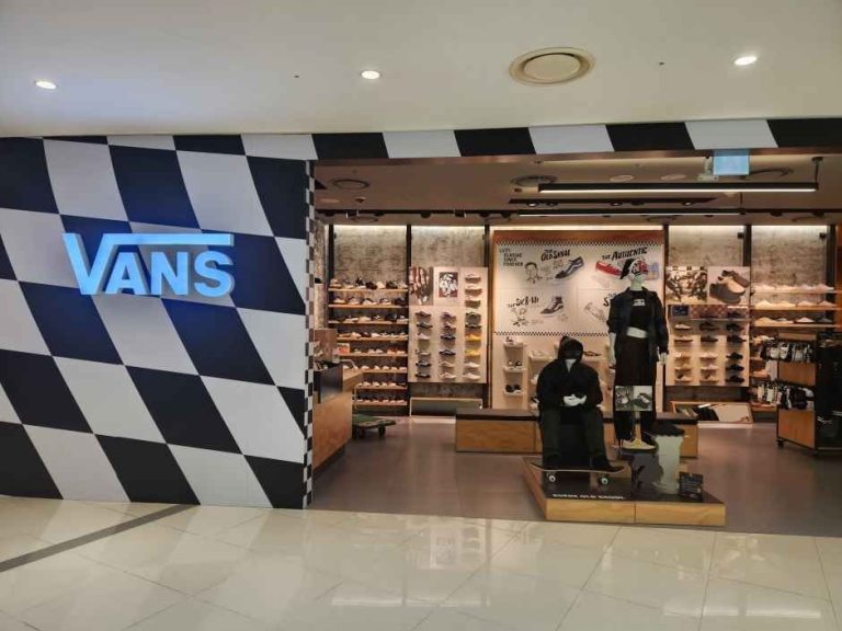 Vans – TIMES SQUARE Branch [Tax Refund Shop](반스 타임스퀘어점)