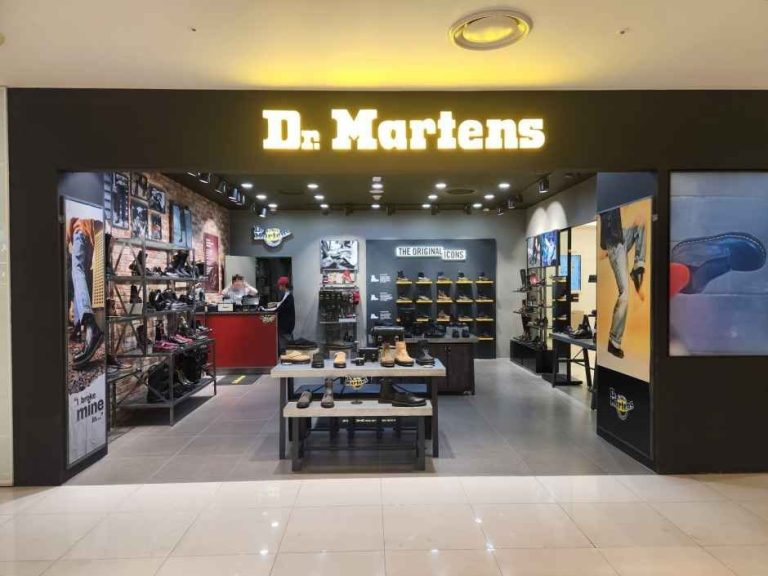 Dr. Martens – TIMES SQUARE Branch [Tax Refund Shop](닥터마틴 타임스퀘어점)