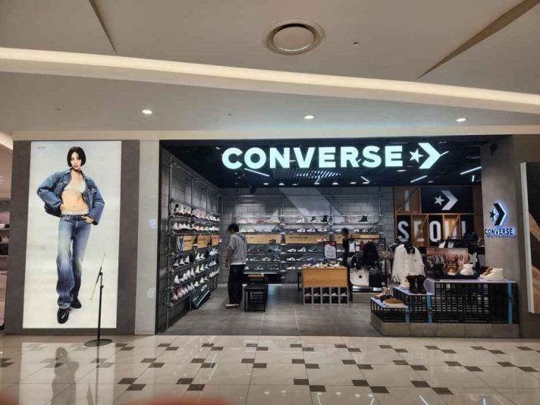 Converse – TIMES SQUARE Branch [Tax Refund Shop](컨버스 타임스퀘어점)