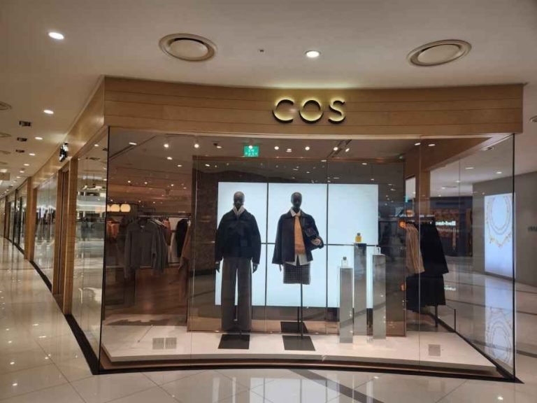 Cos – TIMES SQUARE Branch [Tax Refund Shop](COS 타임스퀘어점)