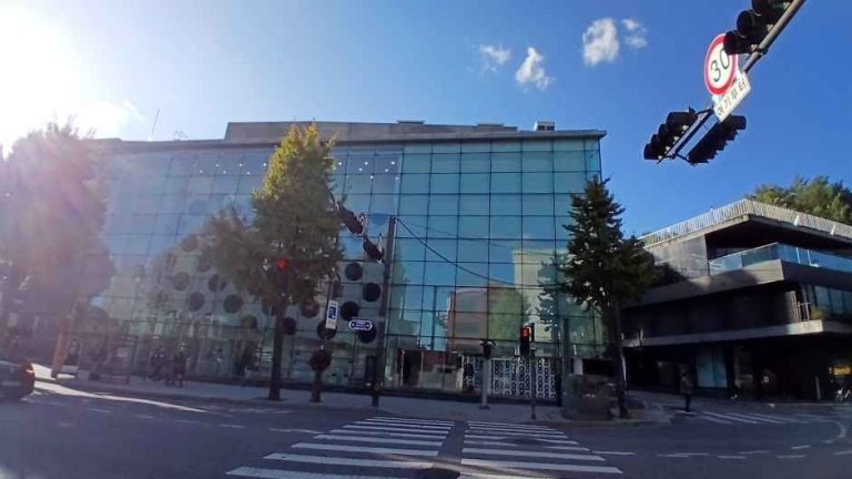 COMME des GARÇONS Hannam Branch [Tax Refund Shop](꼼데가르송 한남점)