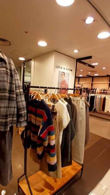 Love N Show – Lotte Department Store Gwanak Branch [Tax Refund Shop](러브앤쇼 롯데백화점 관악점)