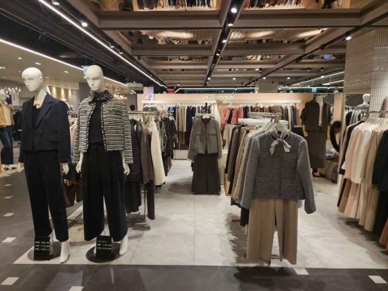 The Izzat – NC Singuro Branch [Tax Refund Shop](더아이잗 NC 신구로점)