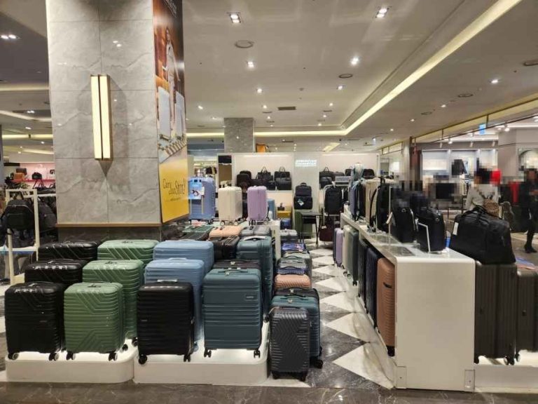 American Tourister – NC Singuro Branch [Tax Refund Shop](아메리칸투어리스터 NC 신구로점)