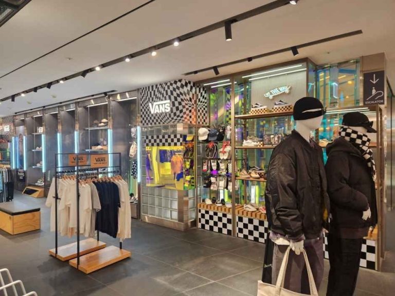 Vans-Shinsegae Department Store Times Square Branch [Tax Refund Shop] (반스 신세계백화점 타임스퀘어점)