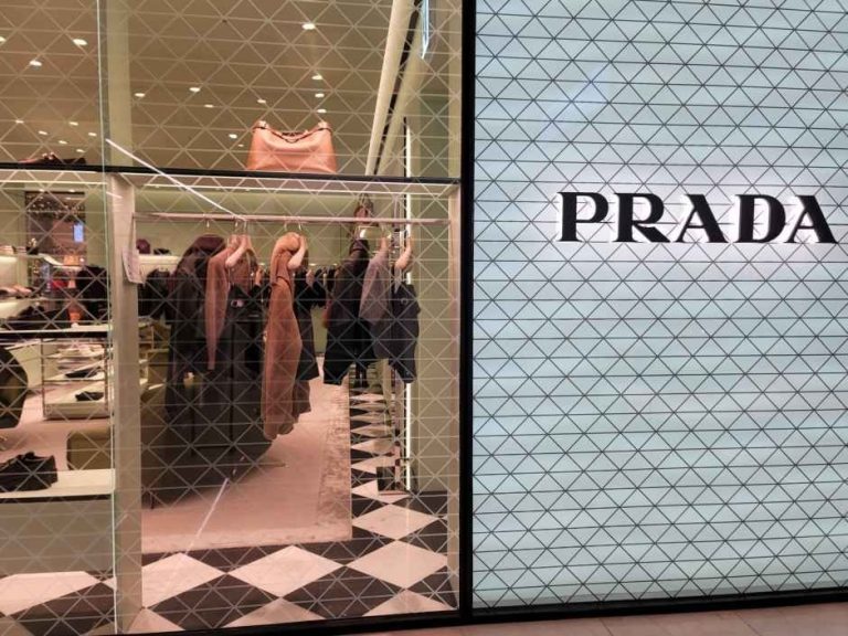 Prada – Hyundai Department Store Trade Center Branch [Tax Refund Shop](프라다 현대백화점 무역센터점)