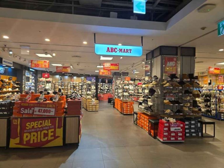 ABC-Mart ST Hyundai Outlet Garden Five Branch [Tax Refund Shop](ABC마트 ST 현대아울렛 가든파이브점)