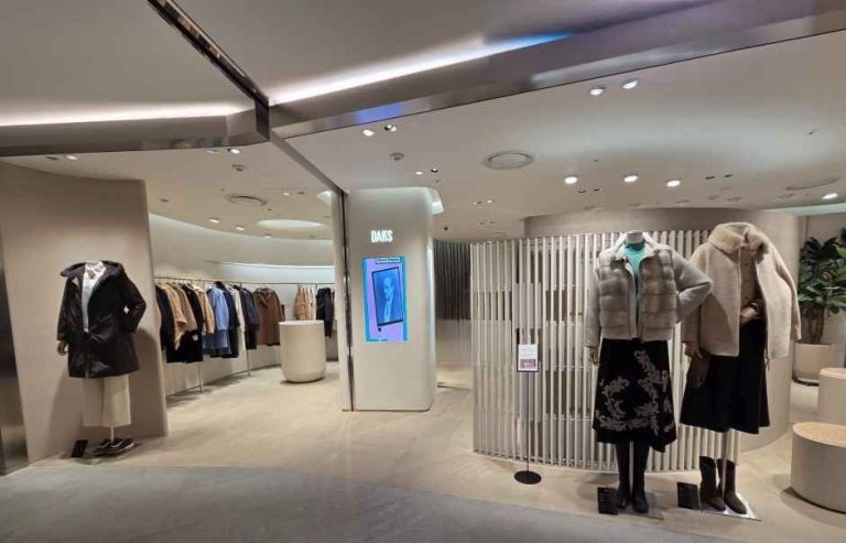 DAKS Women LOTTE Department Store Main Branch [Tax Refund Shop](닥스여성 롯데백화점 본점)