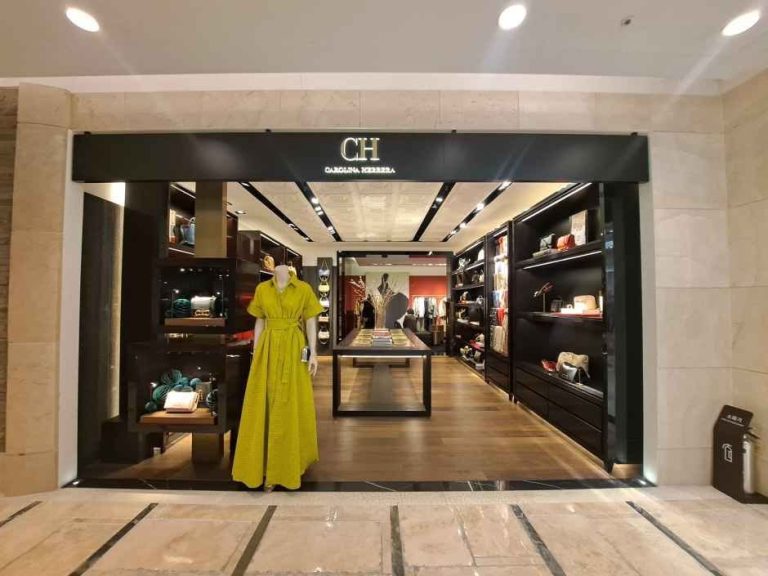 CH Carolina Herrera – LOTTE Department Store Myeongdong Avenuel Branch [Tax Refund Shop] (CH캐롤리나헤레라 롯데백화점 본점 에비뉴엘)