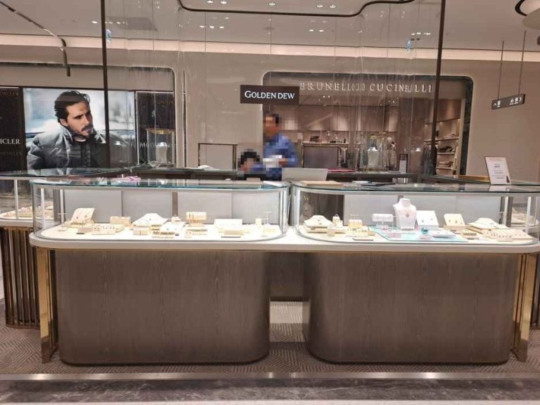 Golden Dew – Shinsegae Department Store Main Branch [Tax Refund Shop](골든듀 신세계백화점 본점)