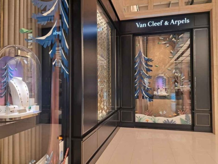 Van Cleef & Arpels – Shinsegae Department Store Main Branch [Tax Refund Shop](반클리프아펠 신세계백화점 본점)
