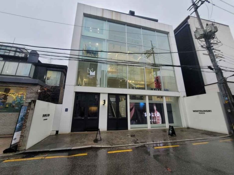 Manmade Dosan [Tax Refund Shop](맨메이드 도산)