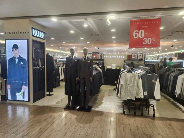 Liberclassy – Mario Outlet Building 1 Branch [Tax Refund Shop] (리버클래시 마리오아울렛 1관점)