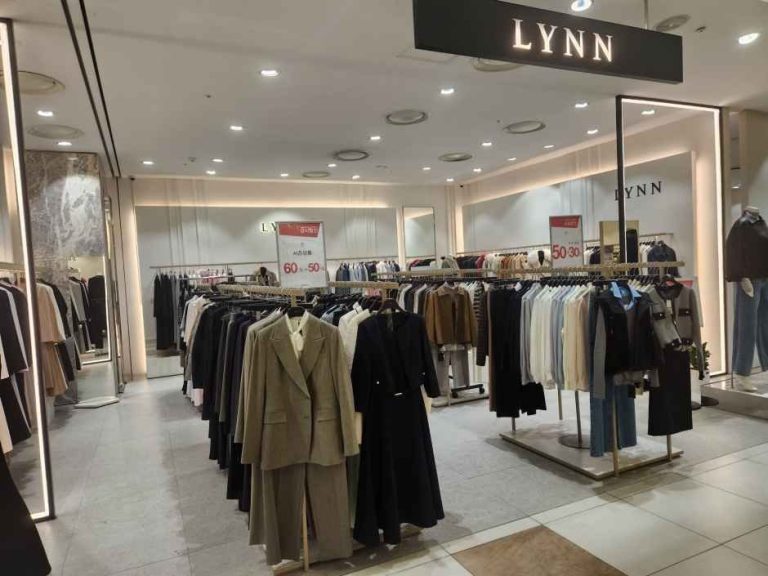 Lynn – Mario Outlet Building 1 Branch [Tax Refund Shop] (린 마리오아울렛 1관점)