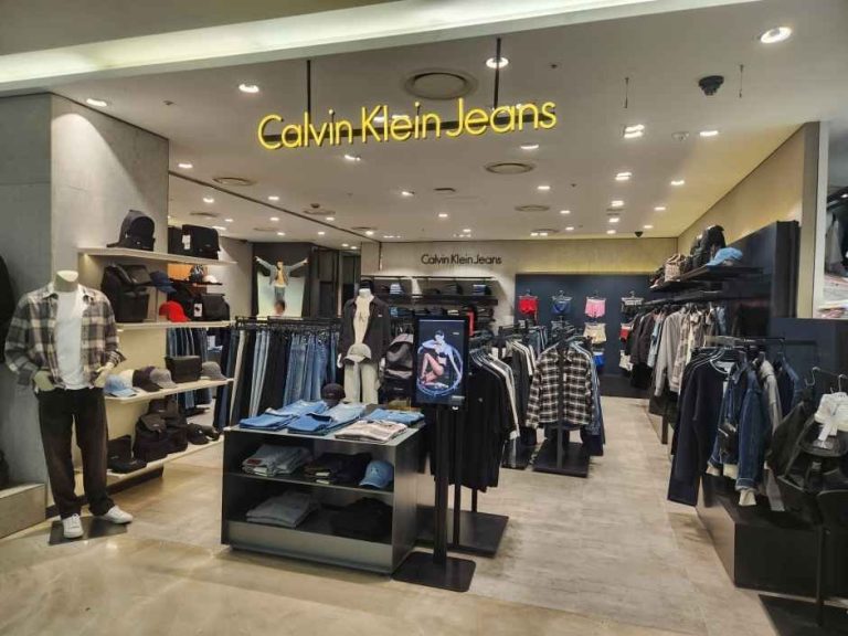 Calvin Klein Jean – Mario Outlet Building 3 Branch [Tax Refund Shop] (캘빈클라인진 마리오아울렛 3관점)