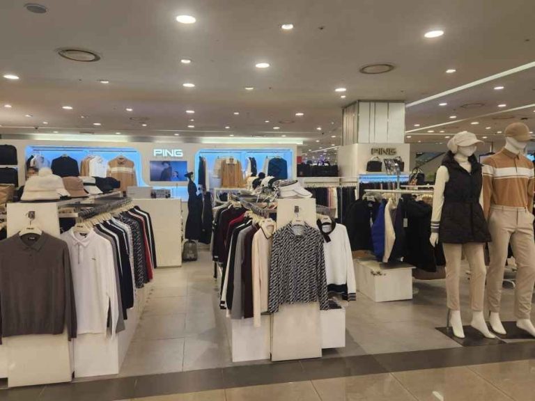 PING – Hyundai Outlets Gasan Branch [Tax Refund Shop](핑 현대아울렛 가산점)