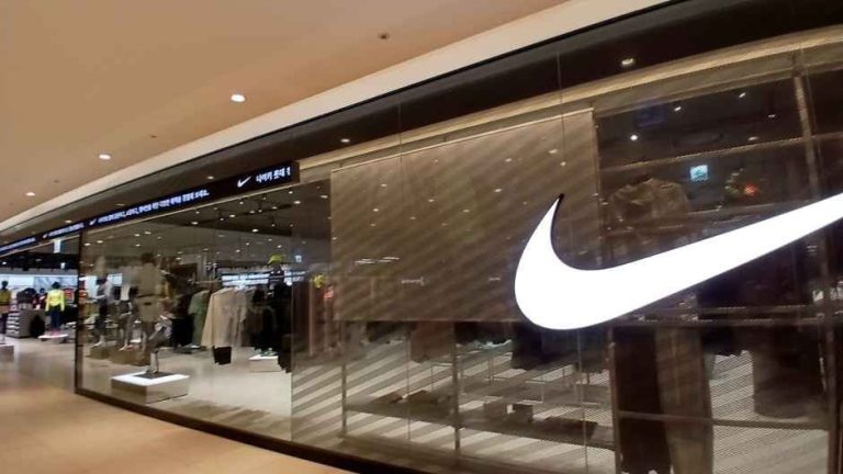 Nike – Lotte Department Store Cheongnyangni Branch [Tax Refund Shop] (나이키 롯데백화점 청량리점)