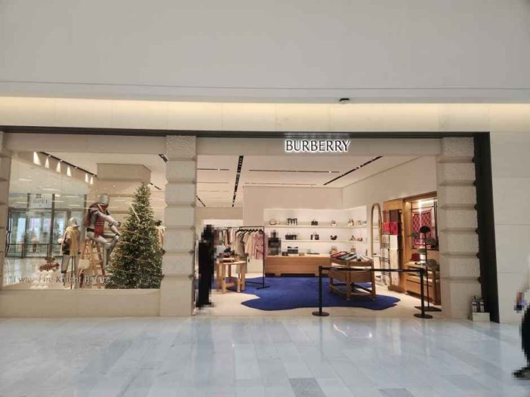 Burberry – Hyundai Department Store The Hyundai Seoul [Tax Refund Shop] (버버리 현대백화점 더현대 서울)