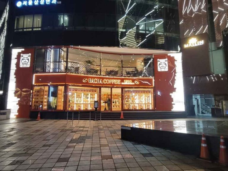 Bacha Coffee Cheongdam Flagship Store [Tax Refund Shop](바샤커피 청담 플래그십 스토어)