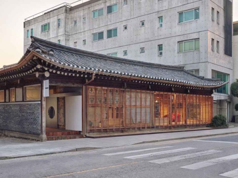 THE ILMA Seoul Flagship Store [Tax Refund Shop](더일마 서울 플래그십 스토어)