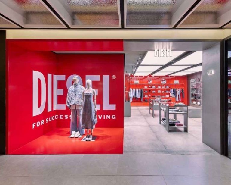 DIESEL – Galleria Department Store Luxury Hall WEST Branch [Tax Refund Shop] (디젤 갤러리아백화점 명품관 WEST점)
