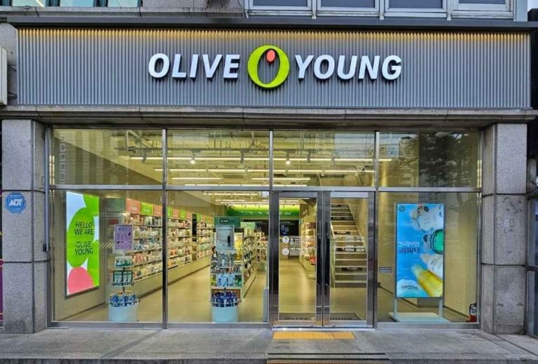Olive Young Daechi Station Branch [Tax Refund Shop](올리브영 대치역점)