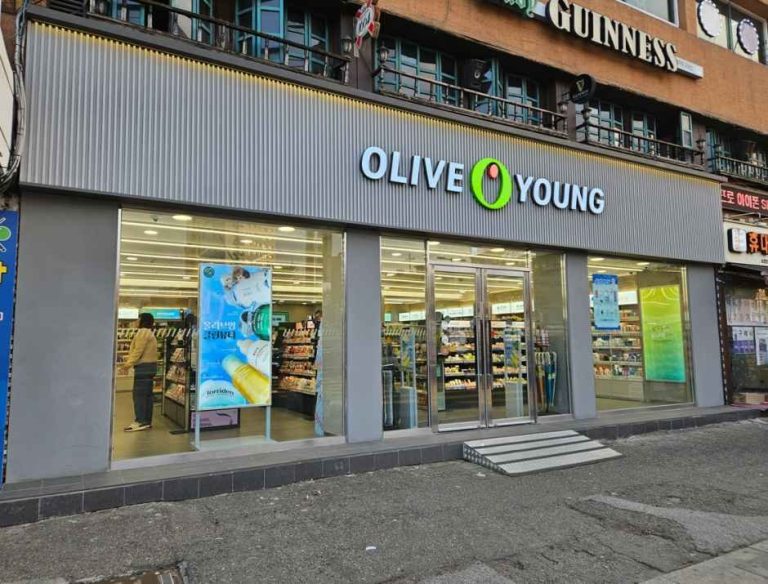 Olive Young Songjeong Station Branch [Tax Refund Shop](올리브영 송정역점)