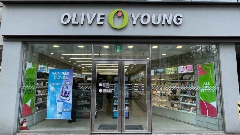 Olive Young Bangi Station Branch [Tax Refund Shop](올리브영 방이역점)
