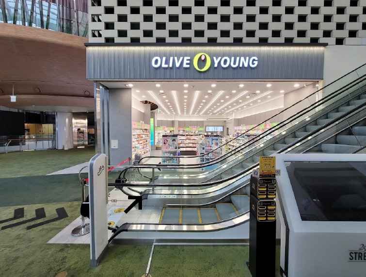 Olive Young Lotte World Branch [Tax Refund Shop](올리브영 롯데월드점)