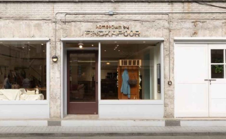 FINDKAPOOR Flagship Store Seongsu[Tax Refund Shop](파인드카푸어 플래그쉽 스토어 성수)