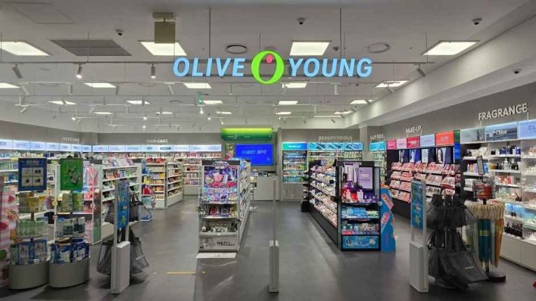 Olive Young – Homeplus Yeongdeungpo Branch [Tax Refund Shop] (올리브영 홈플러스영등포점)