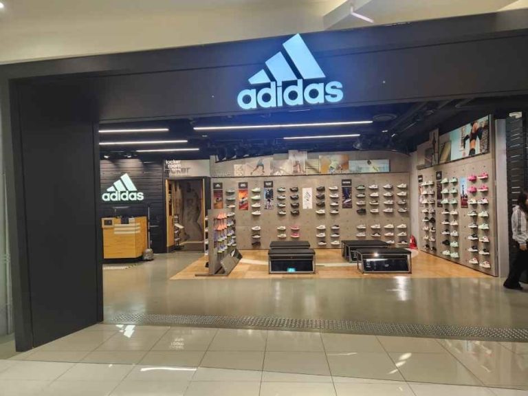 adidas Performance Times Square Branch [Tax Refund Shop](아디다스 퍼포먼스 타임스퀘어점)