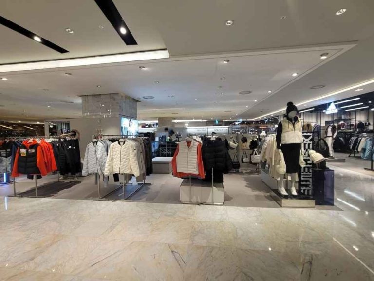 Descente – Hyundai Department Store Trade Center Branch [Tax Refund Shop](데상트 현대백화점 무역센터점)