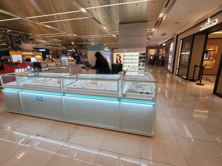 Stonehenge – Hyundai Department Store Trade Center Branch [Tax Refund Shop](스톤헨지 현대백화점 무역센터점)