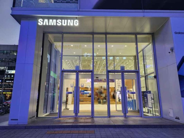 Samsung Store Hongdae [Tax Refund Shop](삼성스토어 홍대)