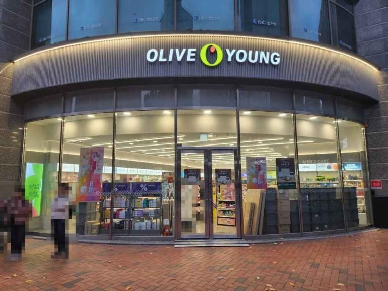 Olive Young – Mapo Station Branch [Tax Refund Shop](올리브영 마포역점)