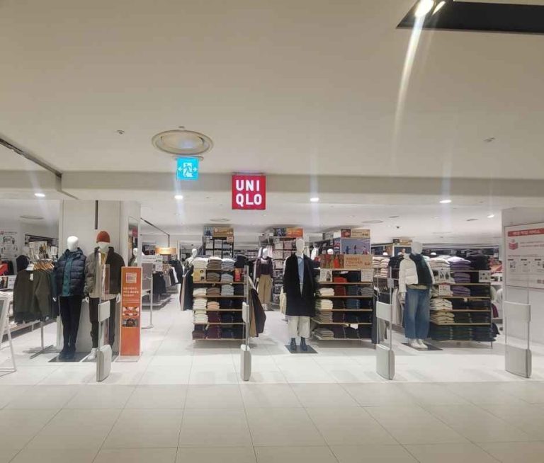 Uniqlo – Lotte Department Store Gangnam Branch [Tax Refund Shop](유니클로 롯데백화점 강남점)